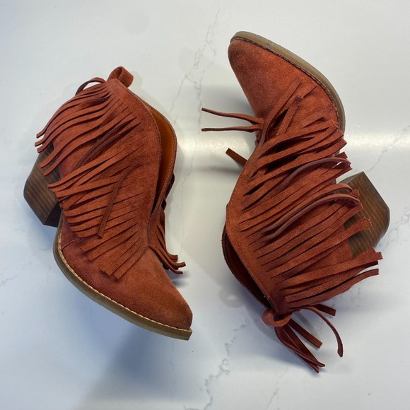 Coconuts by Matisse Shoes - ❌ [SOLD] Coconuts by Matisse Lambert Fringe Bootie Burgundy Size 6